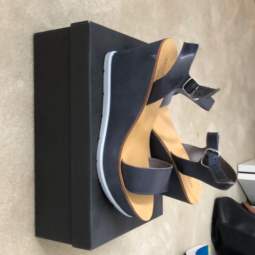Platform sandal leather!! Stunning!!